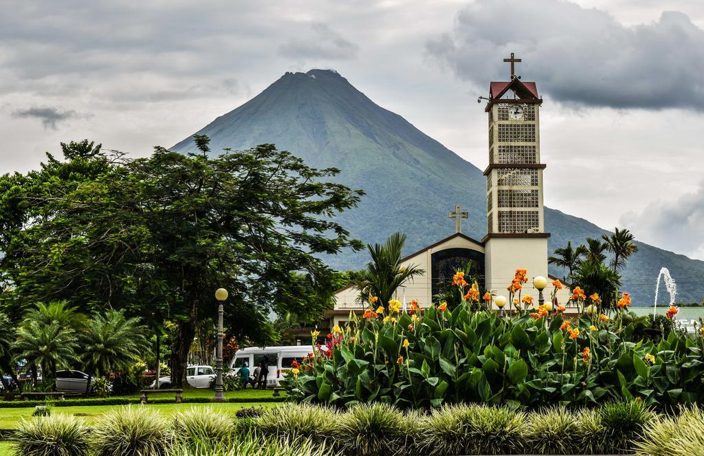 Hotel La Choza Inn La Fortuna Екстер'єр фото