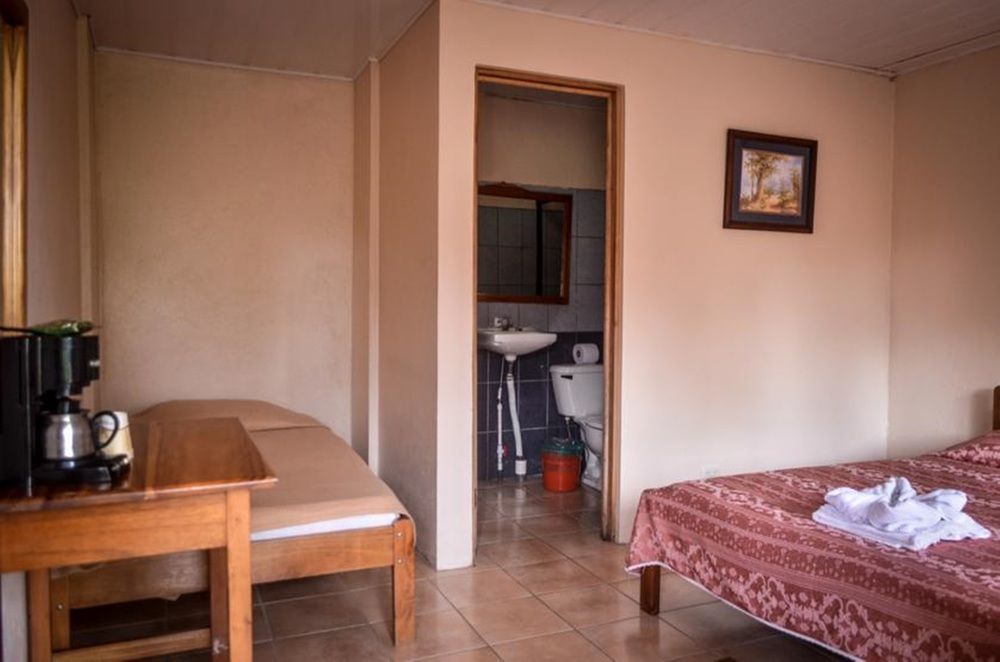 Hotel La Choza Inn La Fortuna Екстер'єр фото