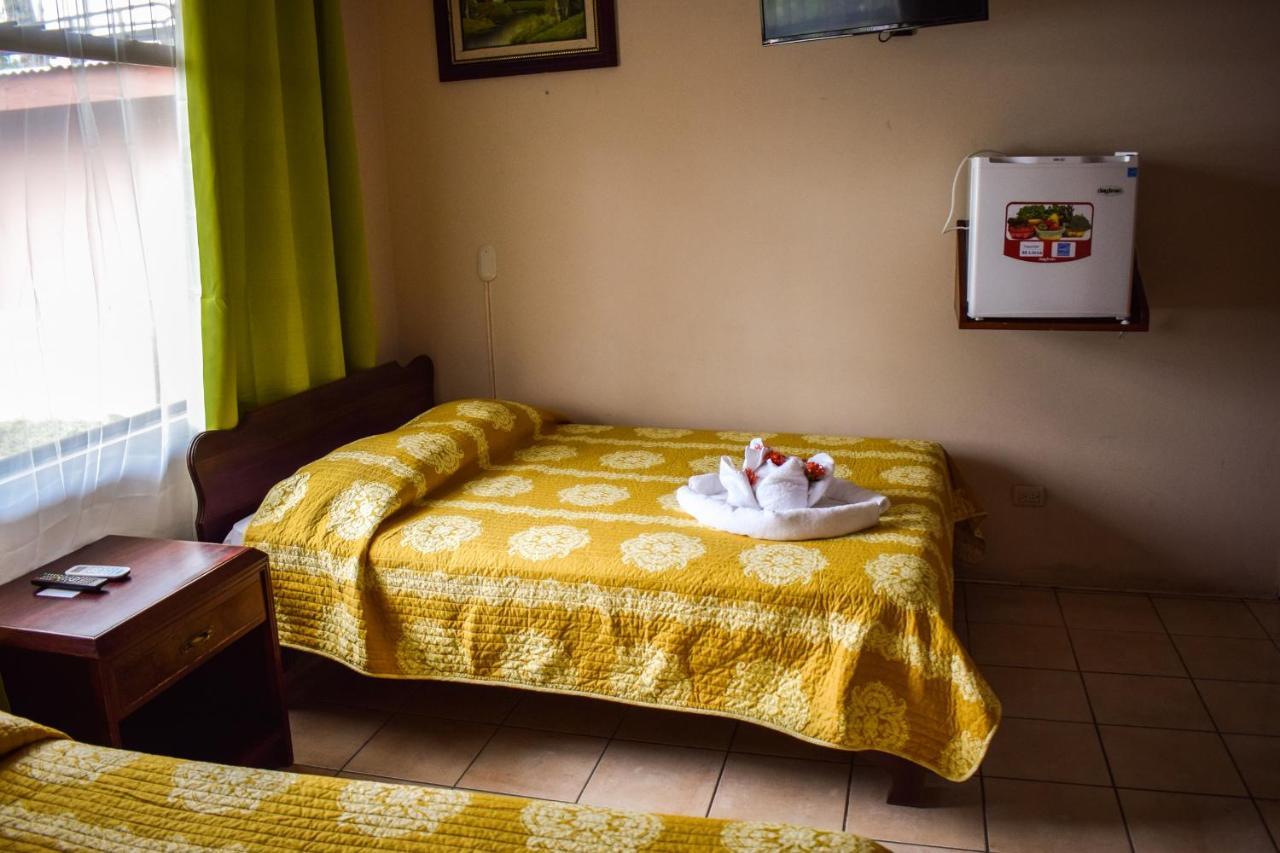 Hotel La Choza Inn La Fortuna Екстер'єр фото